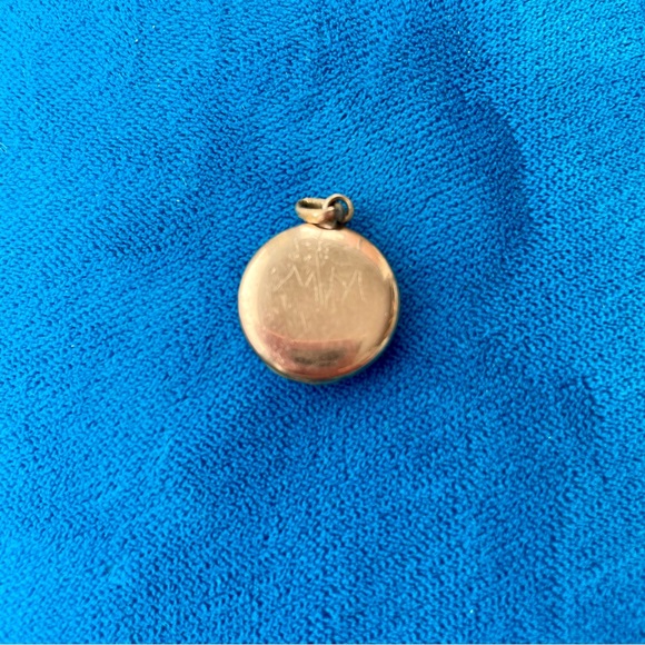 Vintage Gold-filled Locket - Picture 3 of 6